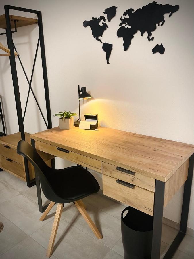 Apartment im gehobenen Stadtviertel - Perfekt für Selbstversorger Aalen Exterior foto
